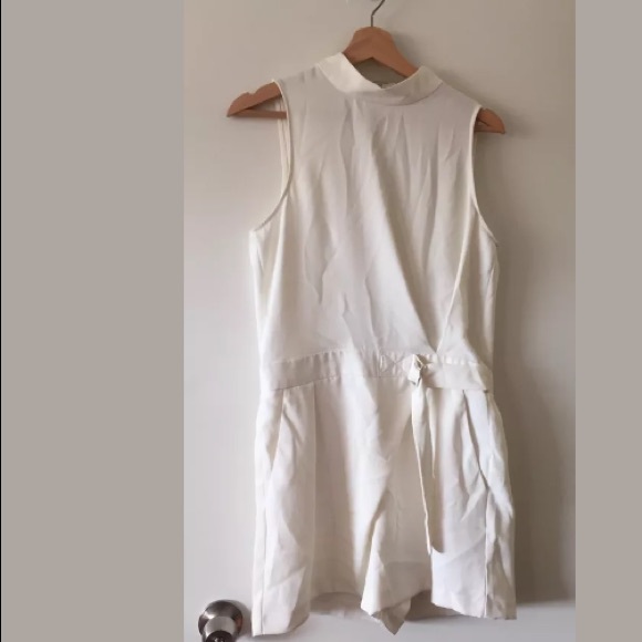 NWT TOPSHOP D-Ring Ivory Romper - Picture 5 of 8